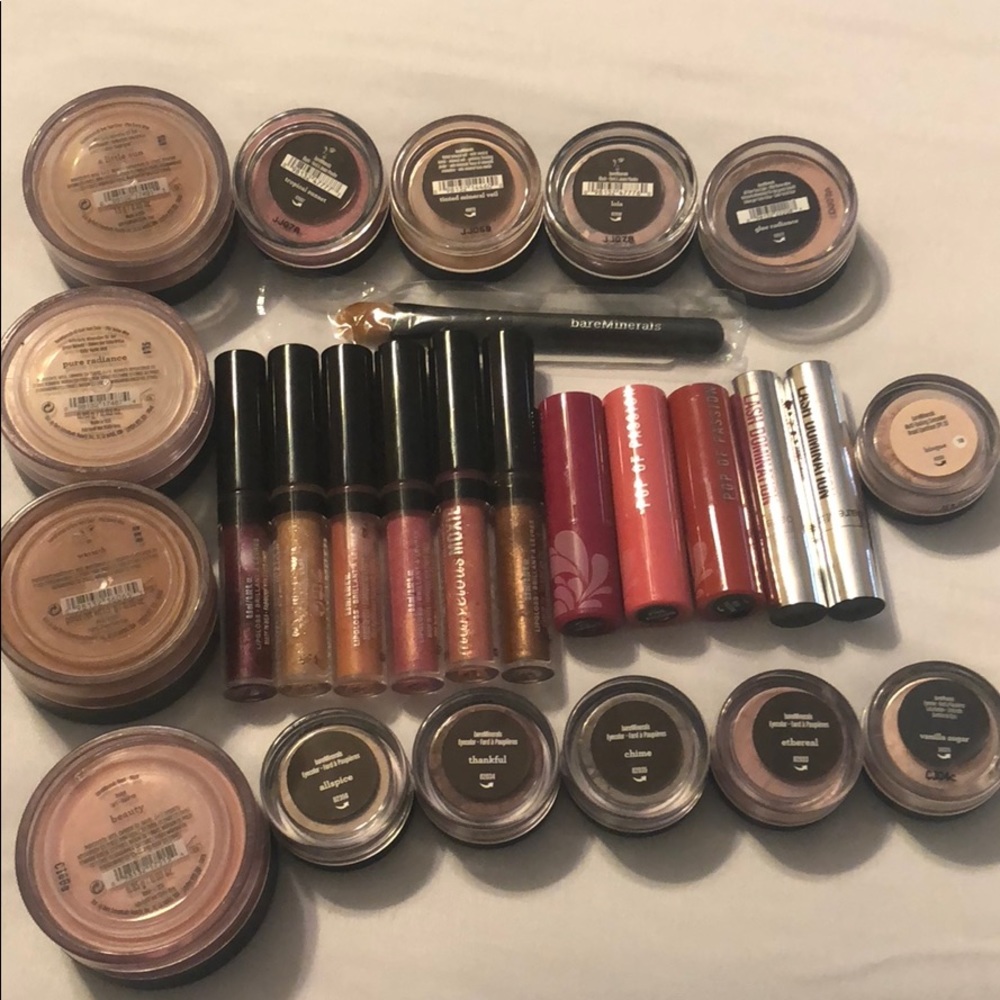 Lot of 26 Bare Minerals Items